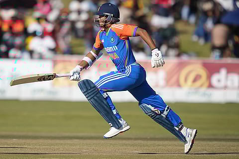 Yashasvi Jaiswal makes a quick run